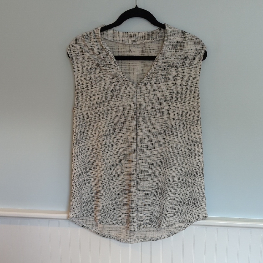 Worthington Cream and Black Patterned Blouse